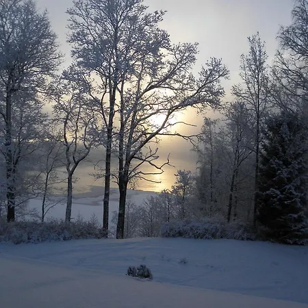 Neitsytniemen Kartano Bed & Breakfast *